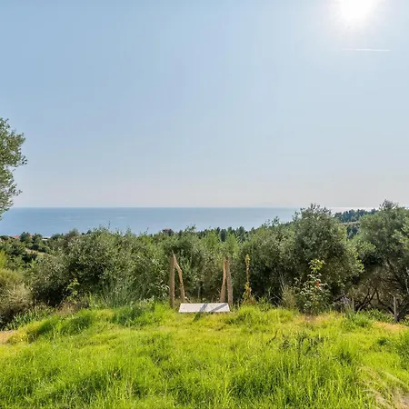 Blue And Infinity 펜션 아기아 파라스케비